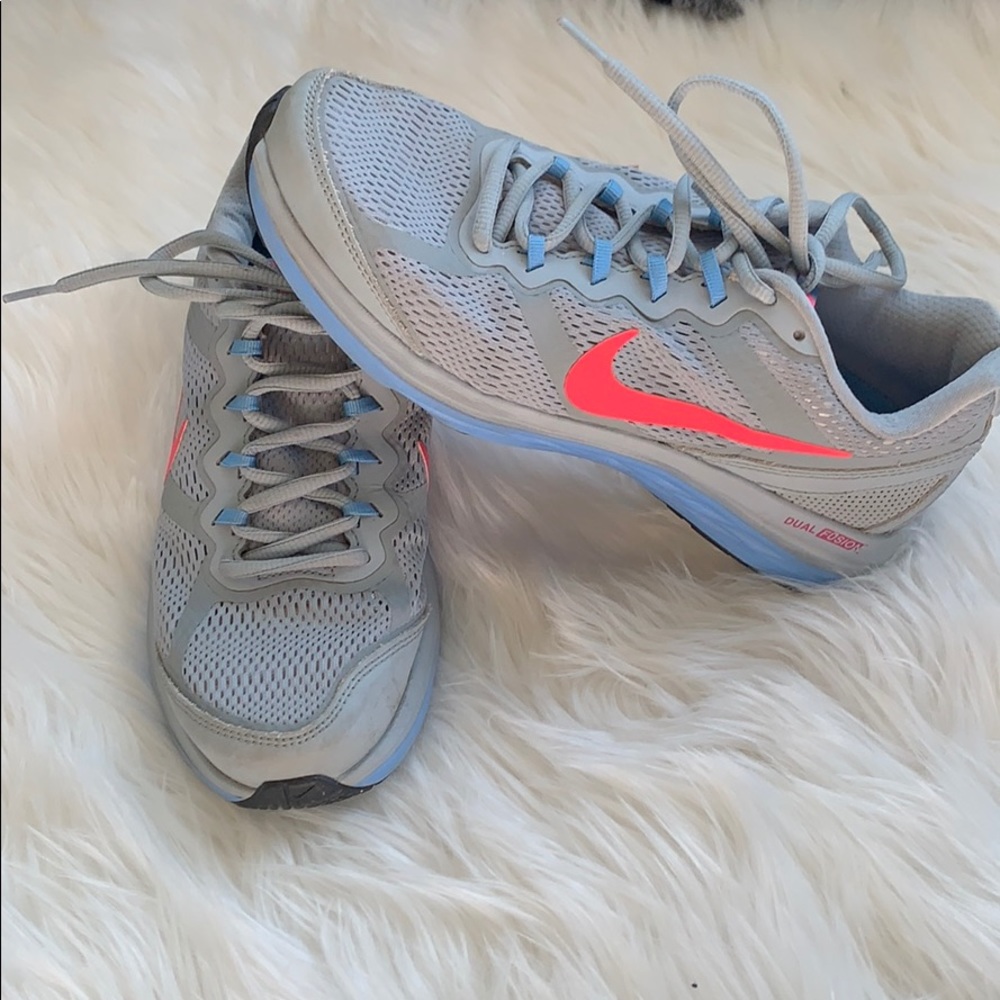 Nike fitsole dual fusion run sneakers gray pink